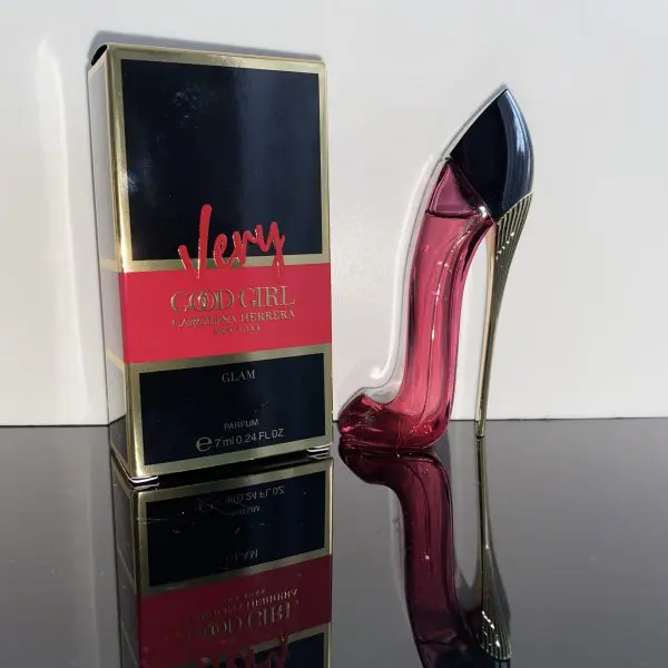 Carolina Herrera Very Good Girl čistý parfém