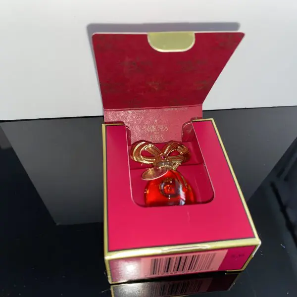 Elizabeth Taylor Diamonds and Rubies Eau de Toilette - Image 9