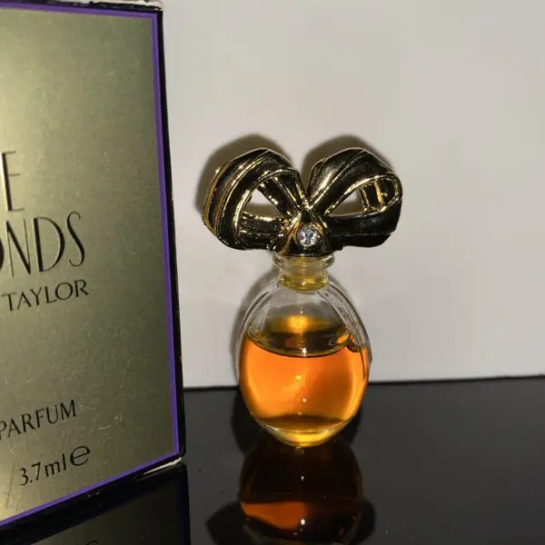 Elizabeth Taylor White Diamonds Eau de Parfum - Image 3