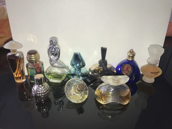 Výprodej: jedinečná nabídka pro sběratelky27 x miniatura+ dárek: 3 velké flakonyspousta už nesehnatelných vůní