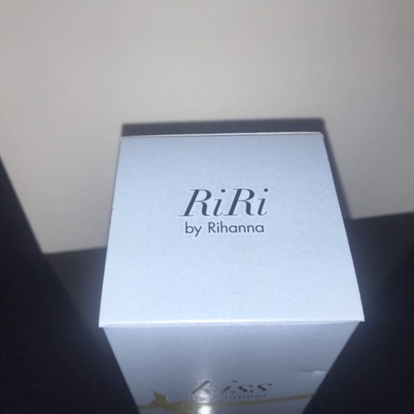 Rihanna  Kiss  Eau de Parfum  30 ml  Vapo - Obrázek 5