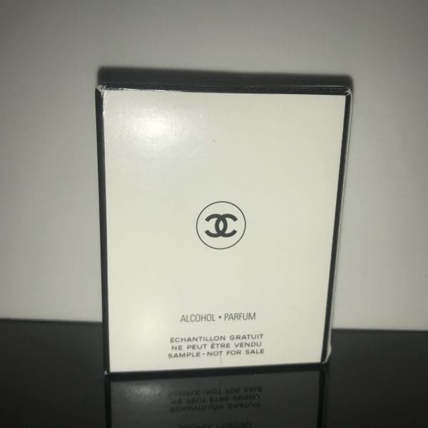 Chanel  N°5  čistý parfém  1,5 ml - Obrázek 4