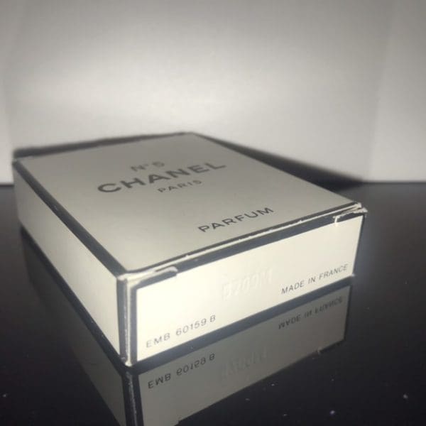 Chanel No. 5 čistý parfém 1,5 ml - Obrázek 5