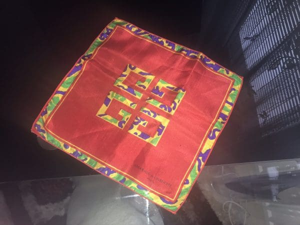 Šátek  Givenchy  Amarige de Givenchy  čisté hedvábí