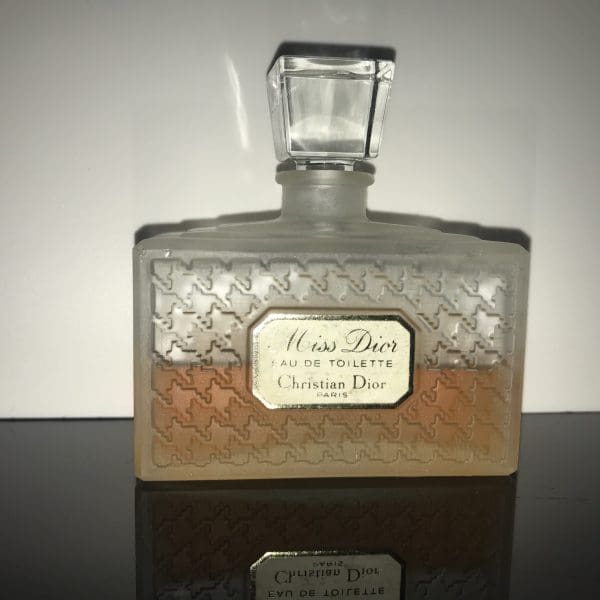 Christian Dior  Miss Dior  Eau de Toilette  100 ml<BR> VINTAGE RARITA<BR>NÁDHERNÝ BROUŠENÝ FLAKON