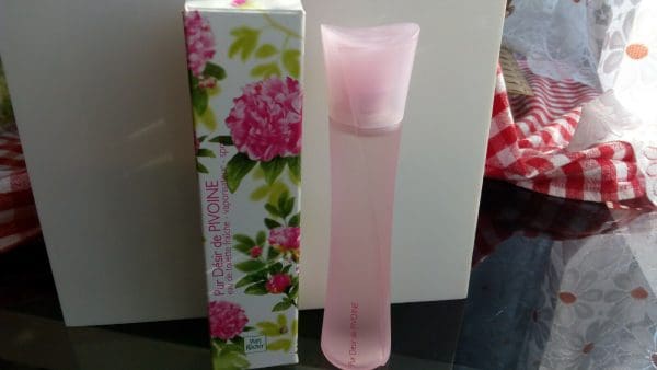 Yves Rocher  Pur Desir de Pivoine  Eau de Toilette  60 ml