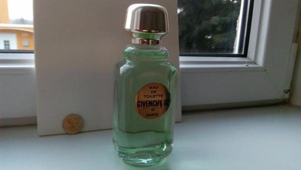 Givenchy  Givenchy III  factice
