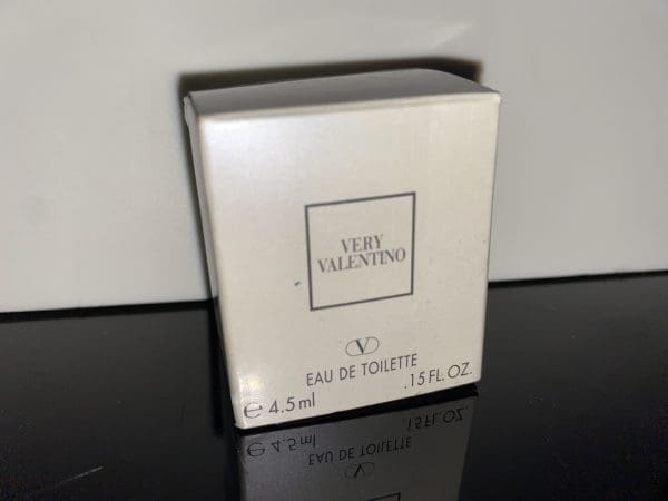 Valentino  Very Valentino  Eau de Toilette  4,5 ml - Obrázek 9