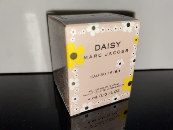 Marc Jacobs  Daisy Eau So Fresh  Eau de Toilette  4 ml  Vapo - Obrázek 12