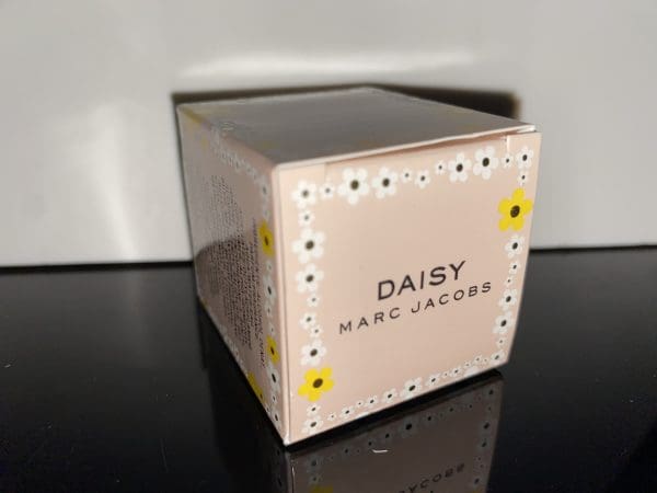 Marc Jacobs  Daisy Eau So Fresh  Eau de Toilette  4 ml  Vapo - Obrázek 8