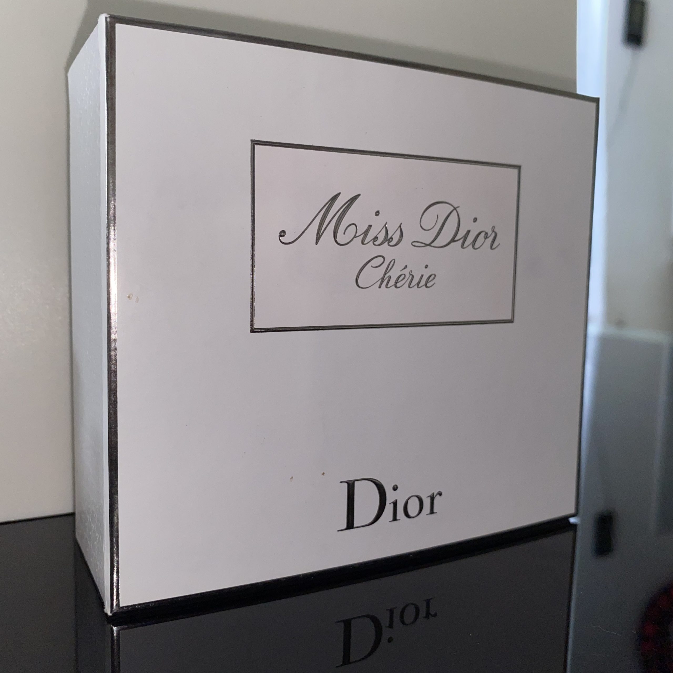 Christian Dior Miss Dior Chérie Eau De Toilette (2010) 5 ml - Obrázek 2