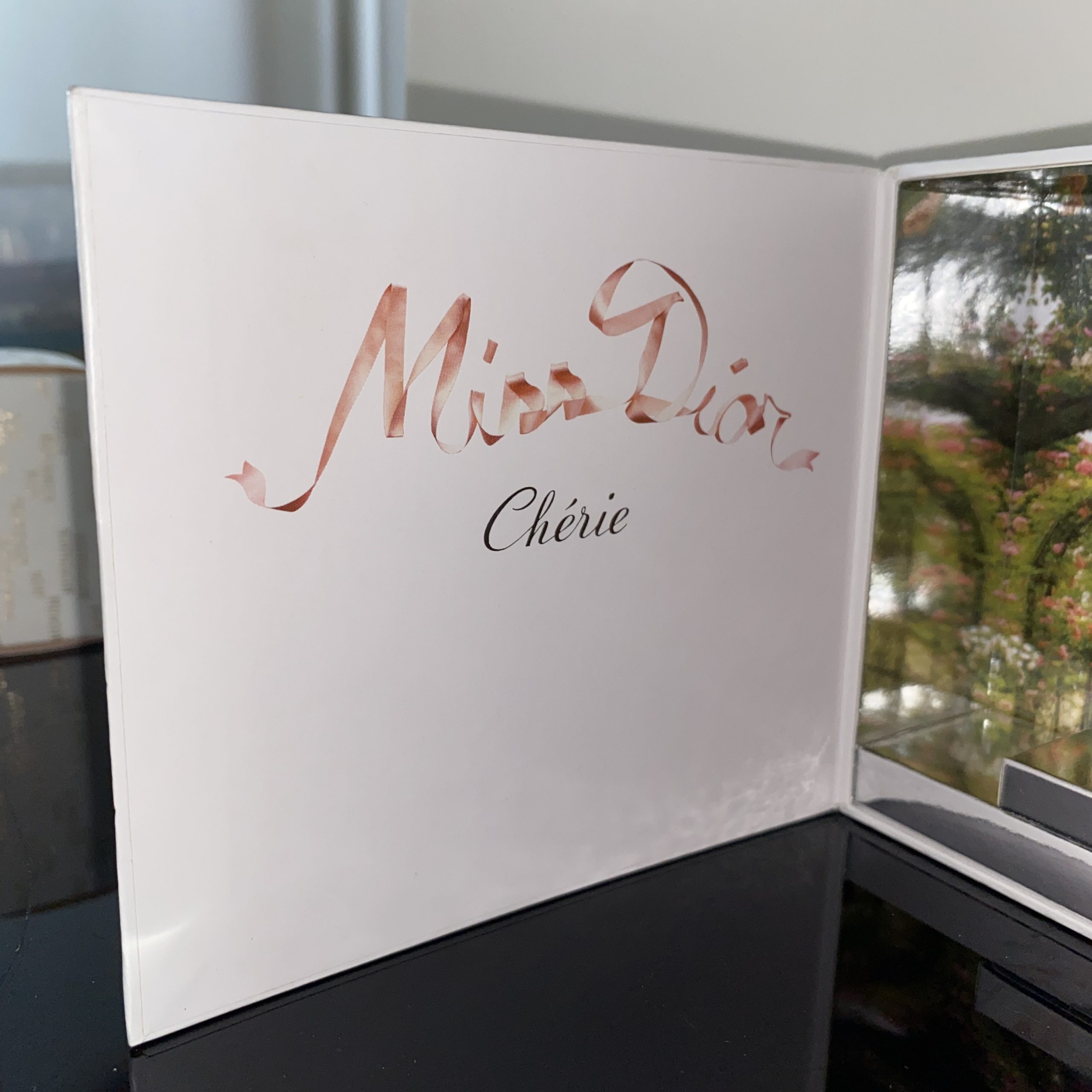 Christian Dior Miss Dior Chérie Eau De Toilette (2010) 5 ml - Obrázek 7